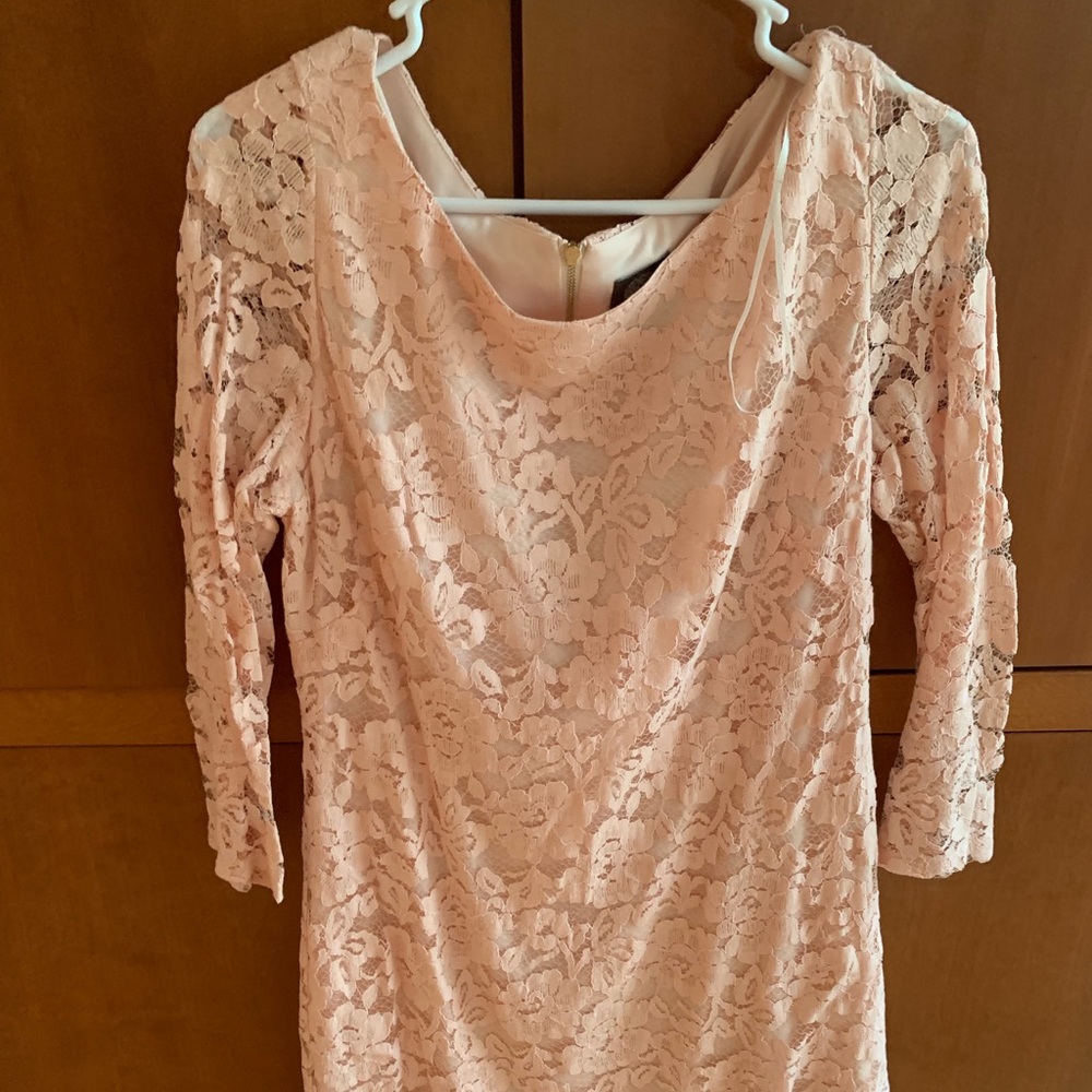 VINCE CAMUTO pink lace dress